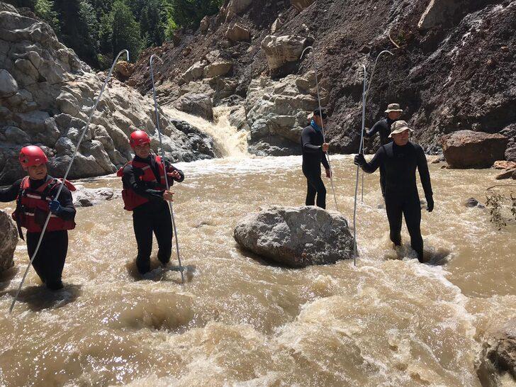 Kastamonu'da sele kapılan genci arama çalışmaları devam ediyor G3