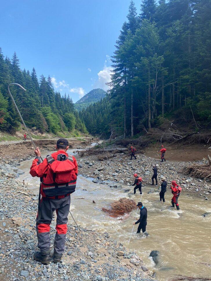 Kastamonu'da sele kapılan genci arama çalışmaları devam ediyor G4