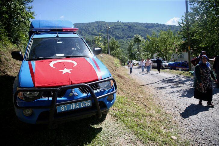 Şehit Jandarma Uzman Çavuş Bal'ın Düzce'deki ailesine şehadet haberi verildi G2
