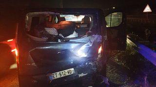 Kırklareli'nde tırdan kopan lastiğin neden olduğu kazada 7 kişi yaralandı