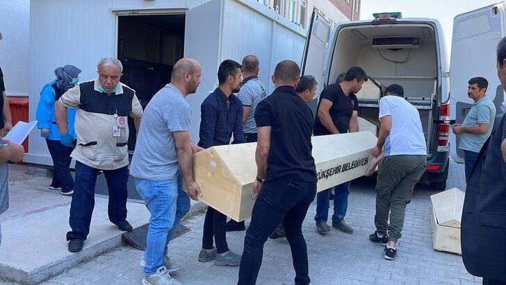 GÜNCELLEME 2 - Balıkesir'deki trafik kazasında 5 kişi öldü, 2 kişi yaralandı G3