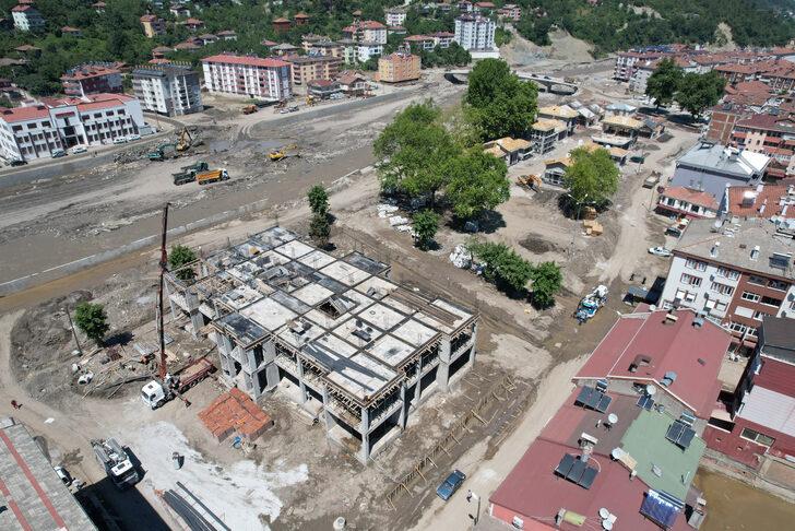 Bozkurt'ta binalarla caddeleri temizleme çalışmaları sürüyor G4