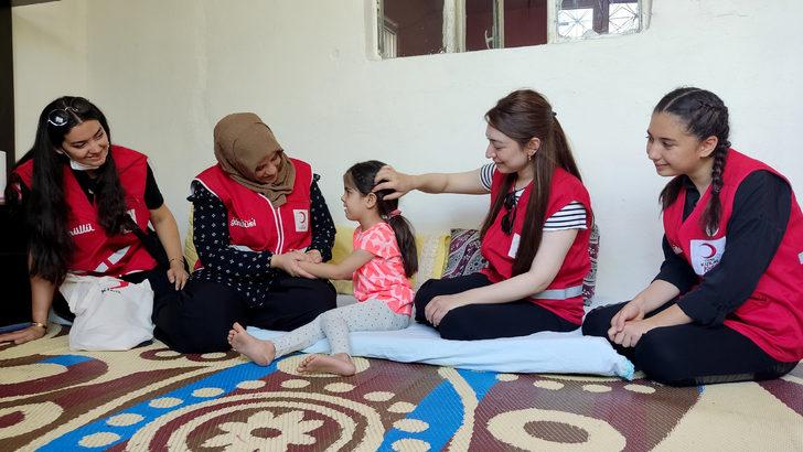 Kahramanmaraş'ta Bayırbucak Türkmenlerine bayramlık kıyafet yardımı yapıldı G1