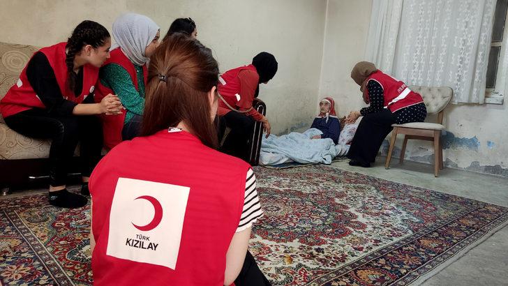 Kahramanmaraş'ta Bayırbucak Türkmenlerine bayramlık kıyafet yardımı yapıldı G3