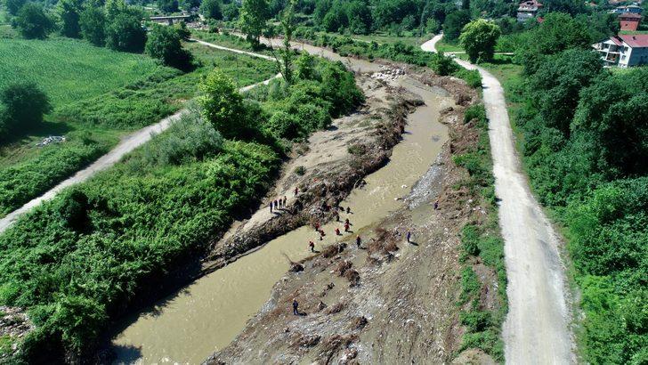 Düzce'de sele kapılan operatörün bulunması için yürütülen çalışmalara ara verildi G4