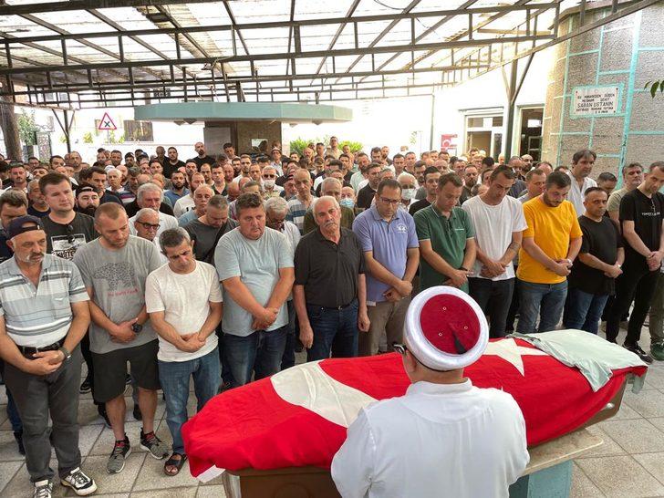 GÜNCELLEME - İzmir'de boğulma tehlikesi geçirenleri kurtarmaya çalışan kişi boğuldu G3