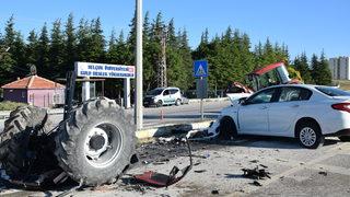 Konya’da otomobil ile traktörün çarpışması sonucu 3 kişi yaralandı