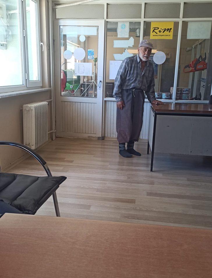 "Yerler kirlenmesin" diye ayakkabılarını çıkartıp mağazaya giren çiftçi o anları anlattı: G1