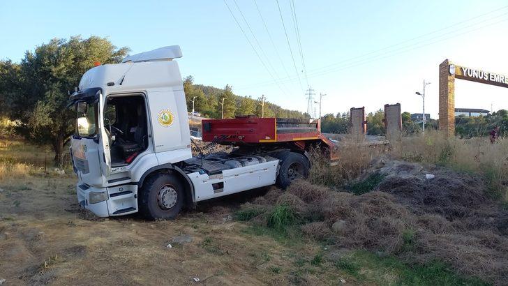 Manisa'da freni boşalan tırı durdurmak isteyen sürücü yaralandı G3