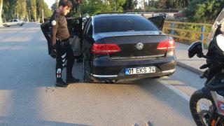 Adana'da otomobille polisten kaçan 2 şüpheli kovalamacayla yakalandı