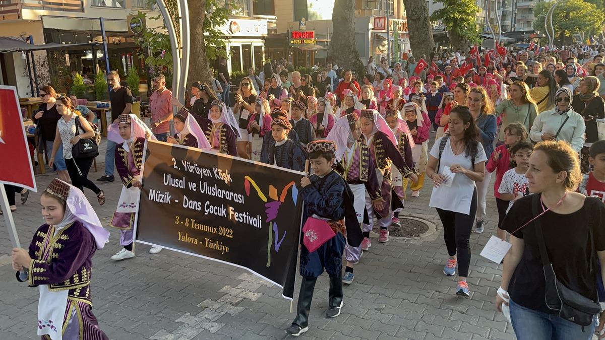 Yalova'da Y&uuml;r&uuml;yen K&ouml;şk &Ccedil;ocuk Festivali başladı