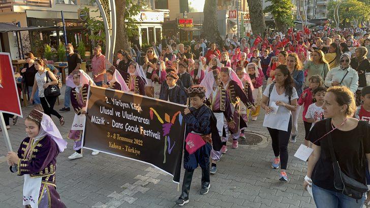 Yalova'da Yürüyen Köşk Çocuk Festivali başladı G1