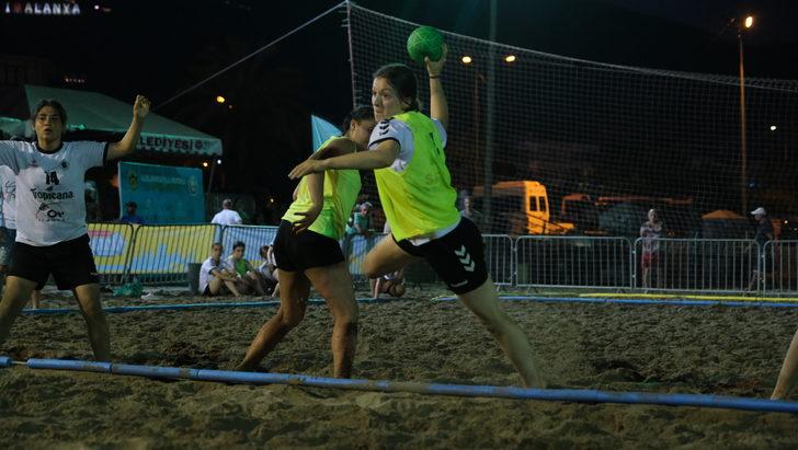 Antalya'da Uluslararası Plaj Hentbolu Turnuvası düzenlendi G4