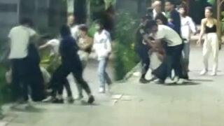 Parkta taciz iddiası ortalığı karıştırdı! Genç kızlar tarafından tekme tokat dövüldü