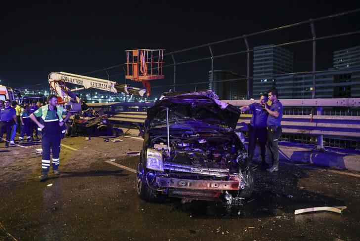 Bayrampaşa'da viyadükte meydana gelen kazada 2 kişi öldü, 5 kişi yaralandı G5