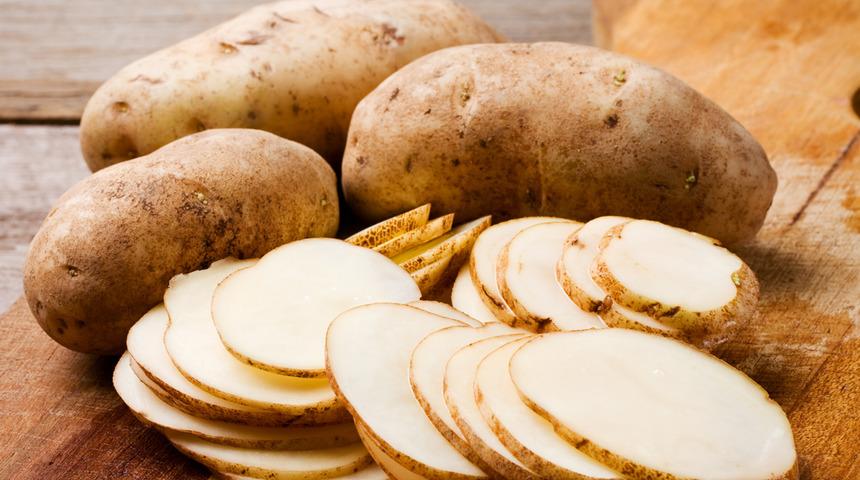 Patatesle neler yapabileceğinizi bilmiyorsunuz: Kir, pas, leke kalmasın... Sıra dışı y&ouml;ntem