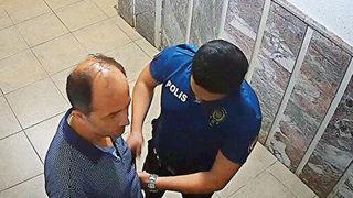 Ev sahibi kiracısının evini silahla bastı! ‘Seni öldürürüm, evi boşaltın!’