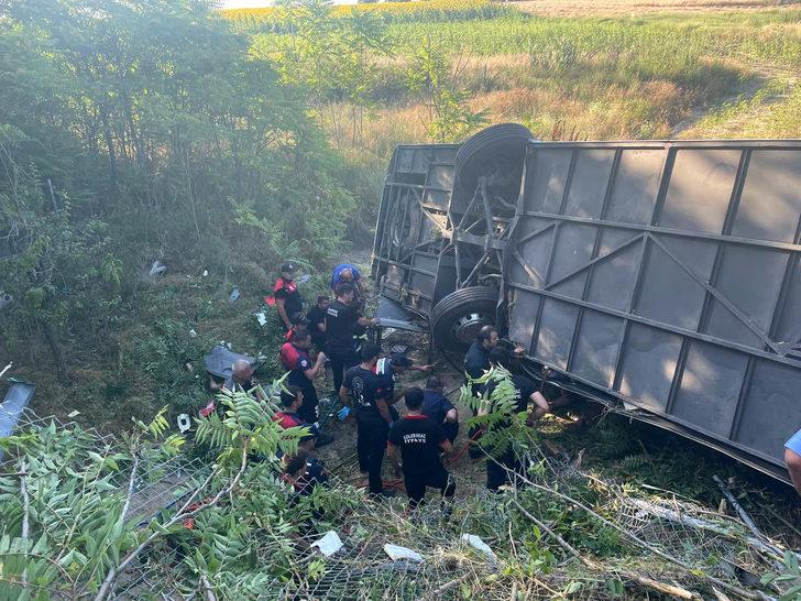 Kırklareli'nde yolcu otobüsü devrildi G2
