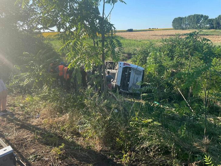 Kırklareli'nde yolcu otobüsü devrildi G4