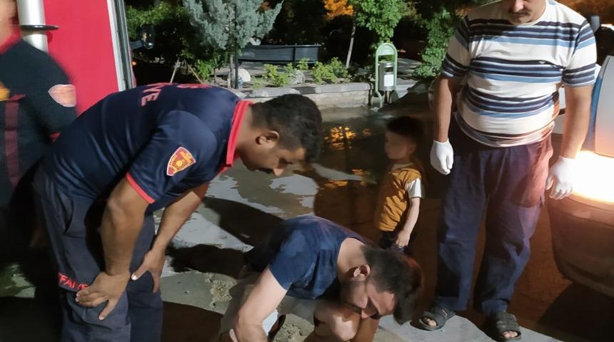 Kilis'te kuyuya d&uuml;şen yavru k&ouml;peği itfaiye kurtardı