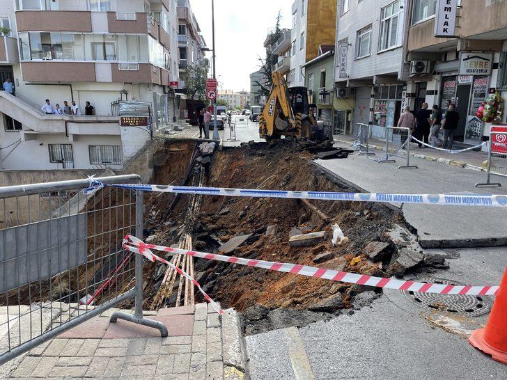 GÜNCELLEME- Üsküdar'da istinat duvarı çöktü, 3 bina tahliye edildi G1