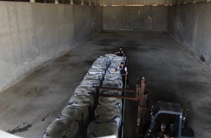 Mersin'de 7 bin 501 ton kaçak gübre ele geçirildi G2