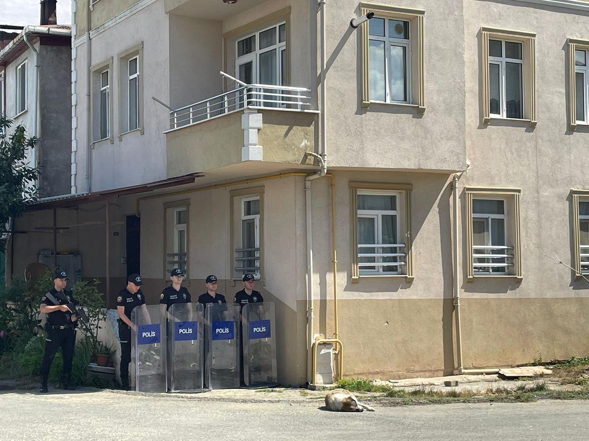 Ordu'da g&uuml;r&uuml;lt&uuml; nedeniyle &ccedil;ıkan silahlı kavgada baba ile oğlu &ouml;ld&uuml;