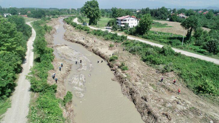 Düzce'de sele kapılan operatörü arama çalışmalarına ara verildi G1