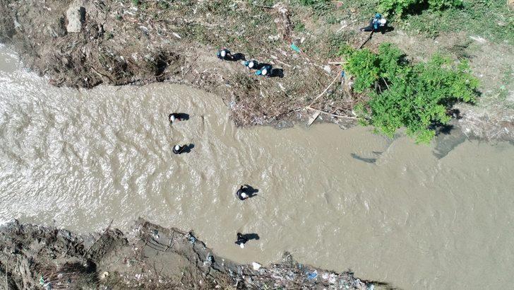 Düzce'de sele kapılan operatörü arama çalışmalarına ara verildi G4