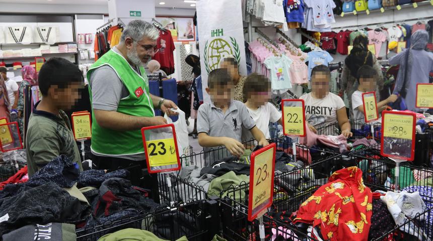 Şanlıurfa'da 540 yetim çocuğa bayramlık hediye edildi