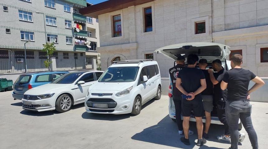 Bayrampaşa'da düğün konvoyunda trafiği tehlikeye sokan sürücülere ceza