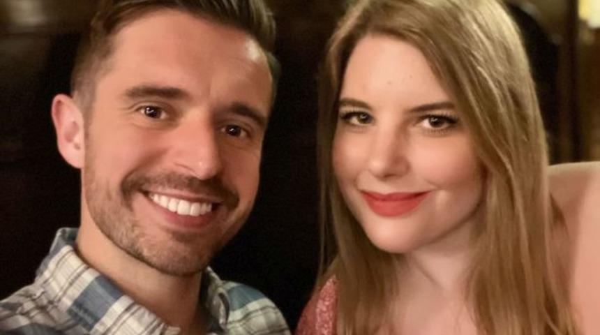 Herkes merak ediyor! Sırf karısı engelli olduğu için kendisine yöneltilen garip soruları paylaştı