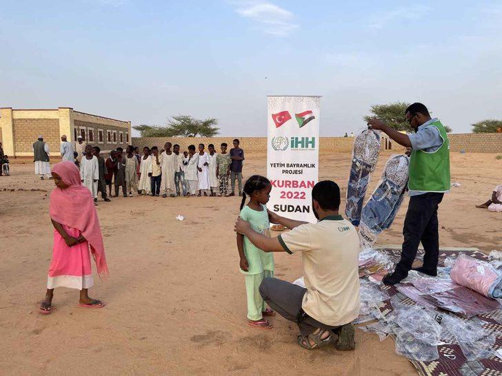 İHH Sudan'da 14 bin 700 aileye kurban eti ulaştıracak G2
