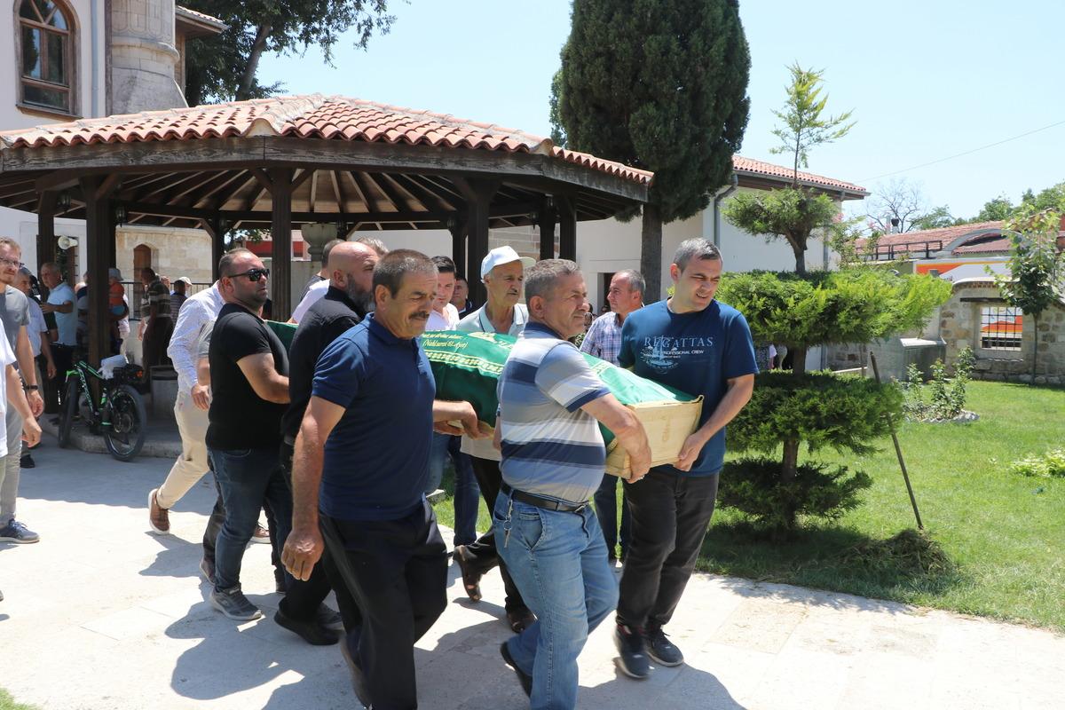 Edirne'de oğlunun ateşe verdiği evde yaralanan kadın hastanede hayatını kaybetti