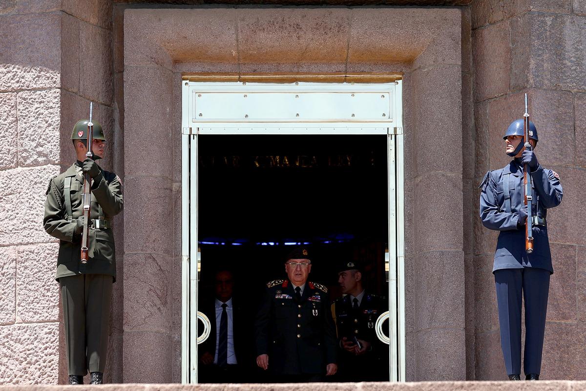 Genelkurmay Başkanı Orgeneral G&uuml;ler, BAE Genelkurmay Başkanıyla g&ouml;r&uuml;şt&uuml;