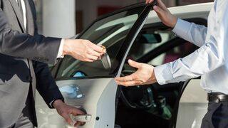 Sıfır araç almak isteyenler için markalar tek tek duyurdu: 2 ayda 150 bin lira zam! 400 bin liranın altında ise… İşte Temmuz 2022 kampanyalı araba fiyatları