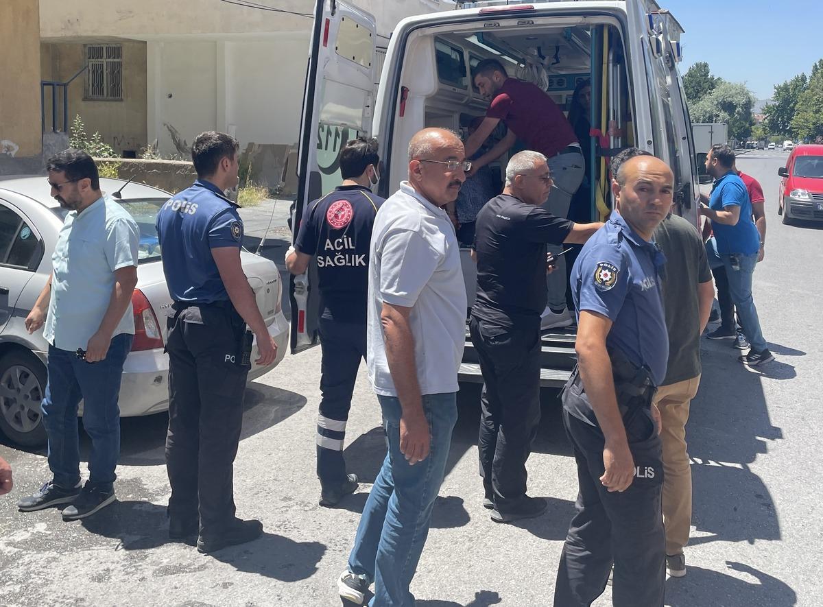 Kayseri'de kocasının rehin aldığı kadını polis kurtardı