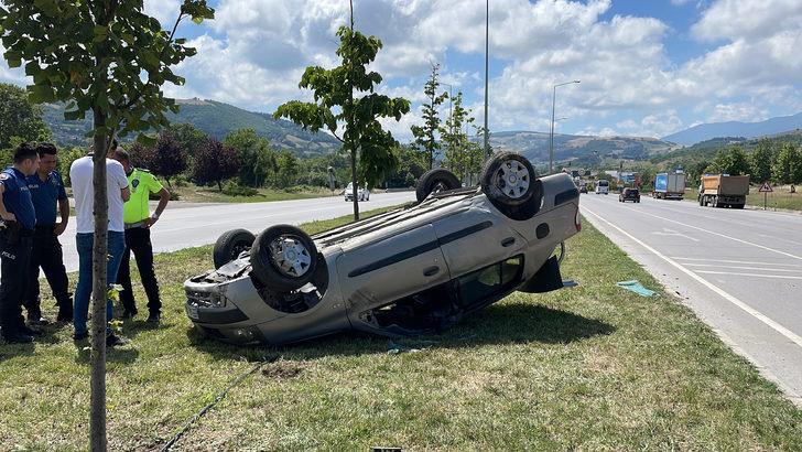 Samsun'da refüje devrilen otomobildeki 2 kişi yaralandı G1