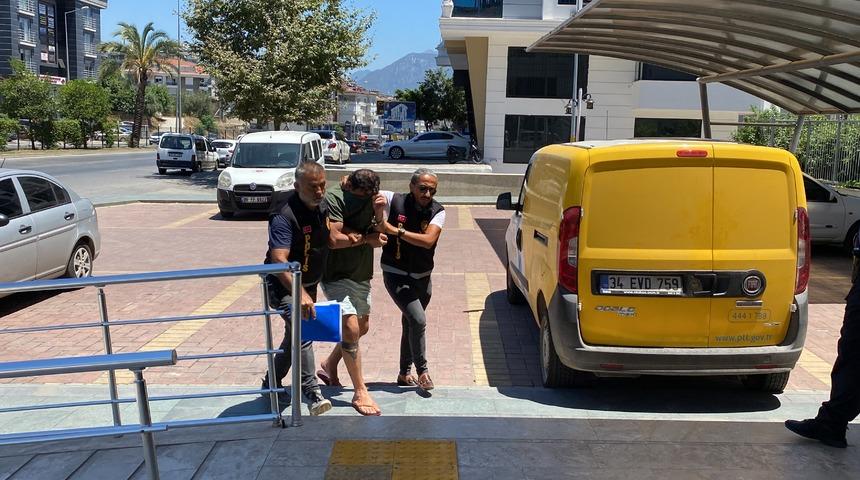 Antalya'da eski ortağını öldüren zanlı adliyeye sevk edildi