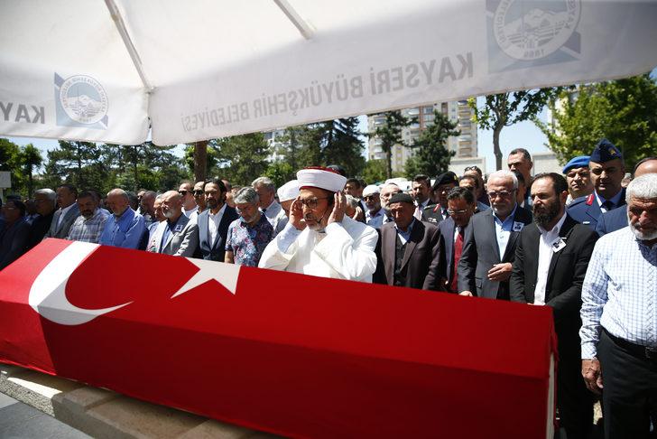 Eski AK Parti Kayseri Milletvekili Niyazi Özcan'ın cenazesi toprağa verildi G4