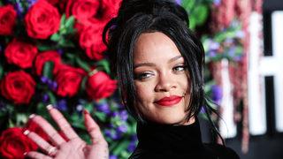 Rihanna üst üste üçüncü kez zirvede