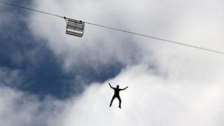 Karanlık Kanyon'da nefes kesen atlayış