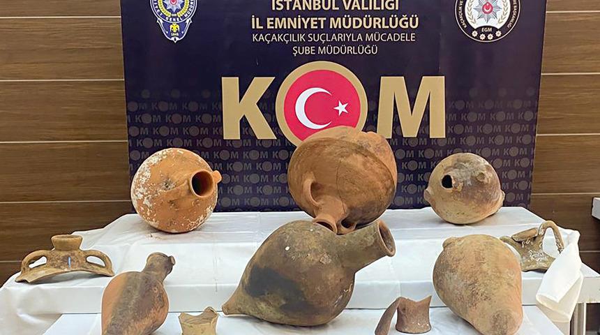 Sarıyer'de restoranda sergilenen 11 amforaya el konuldu