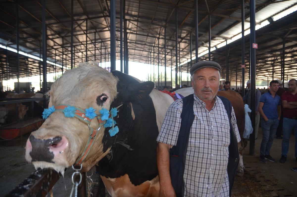 K&uuml;tahya'da kurban pazarında alışverişler başladı