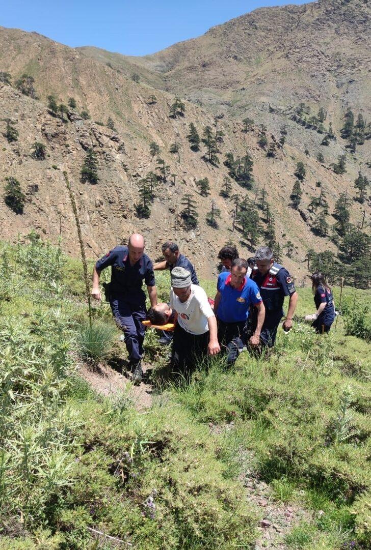 Adana'da kayalıklardan düşen çoban yaralandı G4