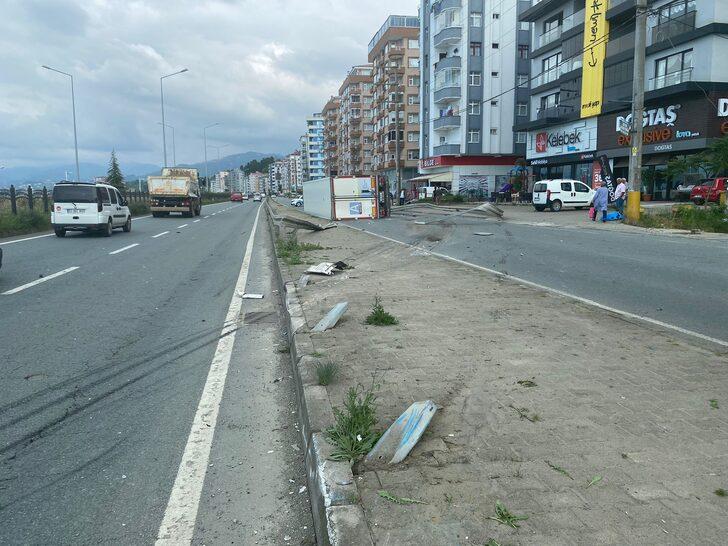 Rize'de dinamit yüklü tır ile kamyonet çarpıştı G4