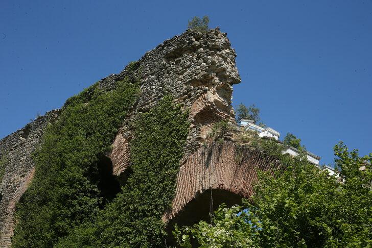 Kocaeli'de tarihi su kemeri üzerine arı kovanları konulmasına inceleme başlatıldı G3