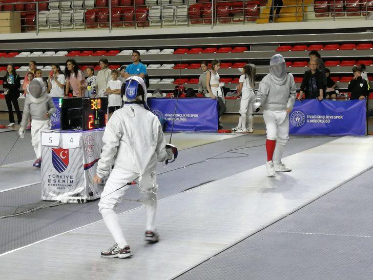 Sivas'ta düzenlenen Türkiye Eskrim Şampiyonası sona erdi G4