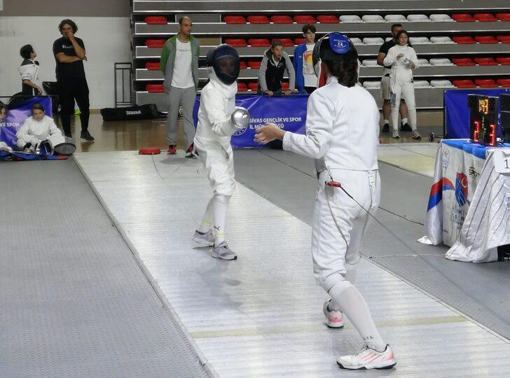 Sivas'ta düzenlenen Türkiye Eskrim Şampiyonası sona erdi G5