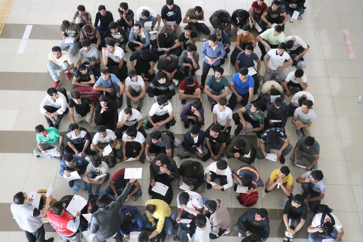 Ağrı'dan 106 Afganistan uyruklu d&uuml;zensiz g&ouml;&ccedil;men &uuml;lkelerine g&ouml;nderildi